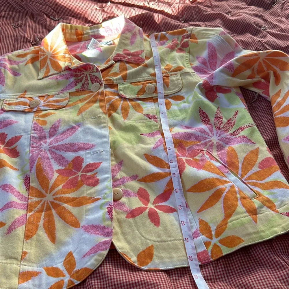 Fun floral jacket - Picture 4 of 7